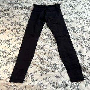 Lululemon black women’s cropped leggings